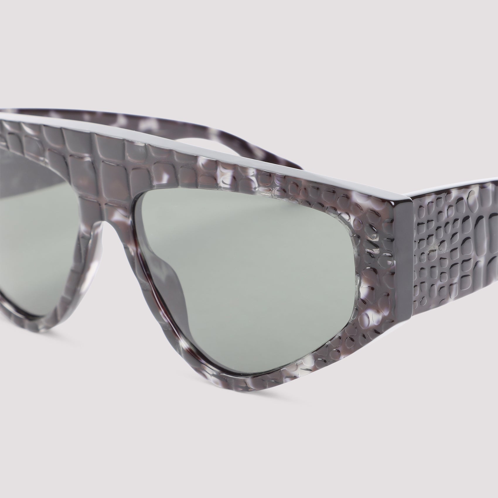Ala√èA Eyewear Sunglasses - Black | e5f2c8bf10ffd9176bdf3612ad295b87f8775001