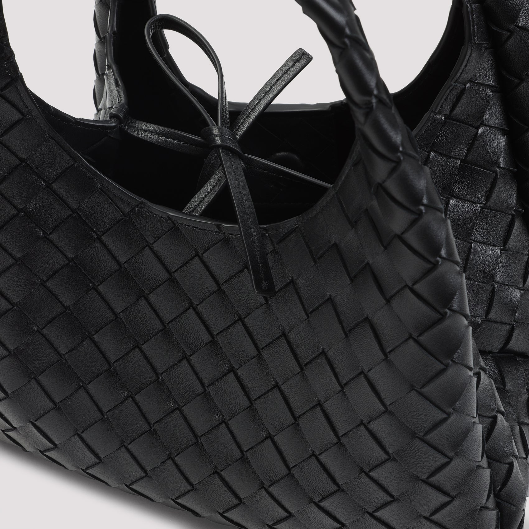 Bottega Veneta One Shoulder Bag - Black | 8fcafd59e44c024e31b3822578c4e8bb0a3ec442