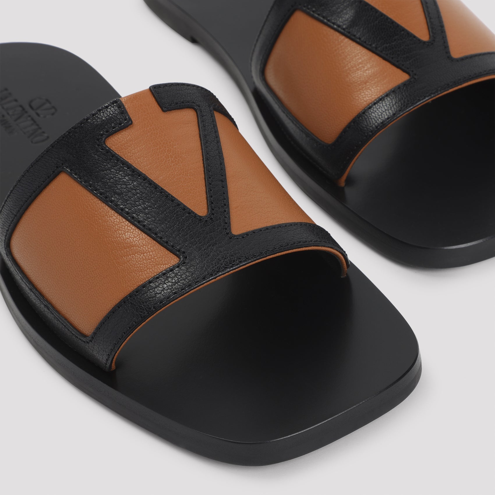 Valentino Garavani Sandals - Black | 1bbc642d2ba8caa2e661b7f8c9fe95494a78d3d9