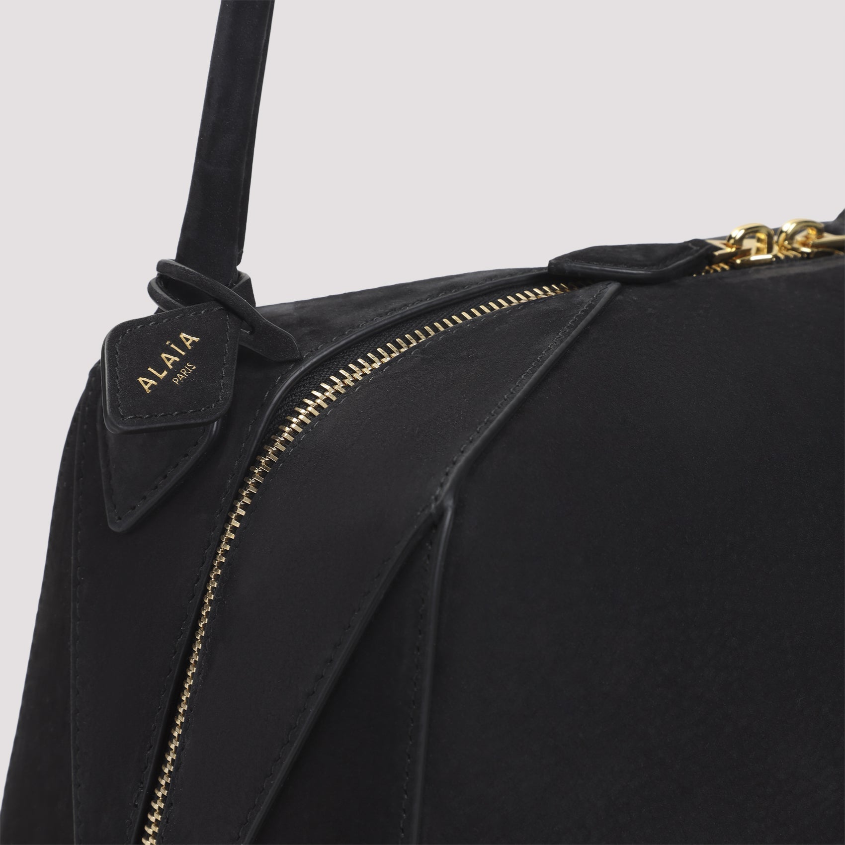 Ala√èA Shoulder Bags - Black | f8c66cf5a20b681e799258c618c2efe59d342266