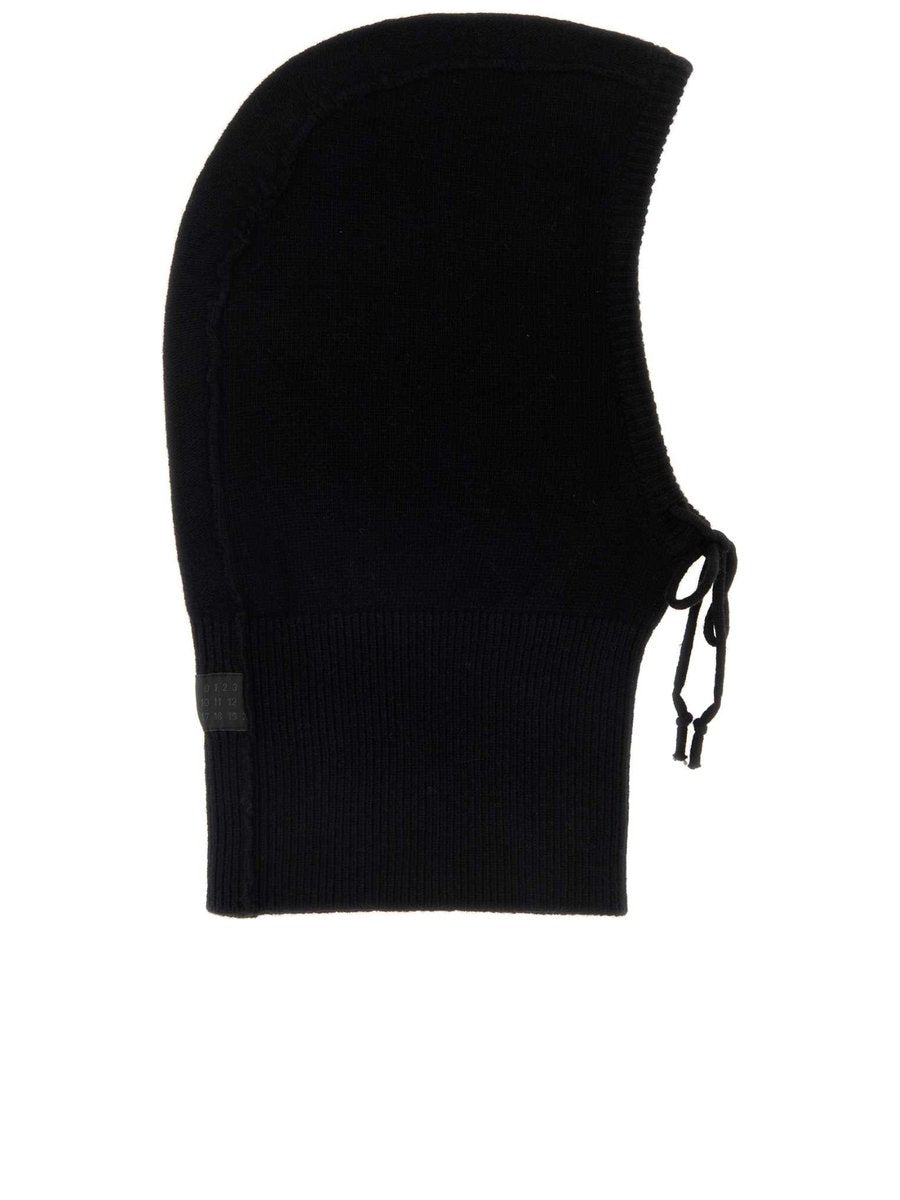 Mm6 Maison Margiela Cap in Black Wool